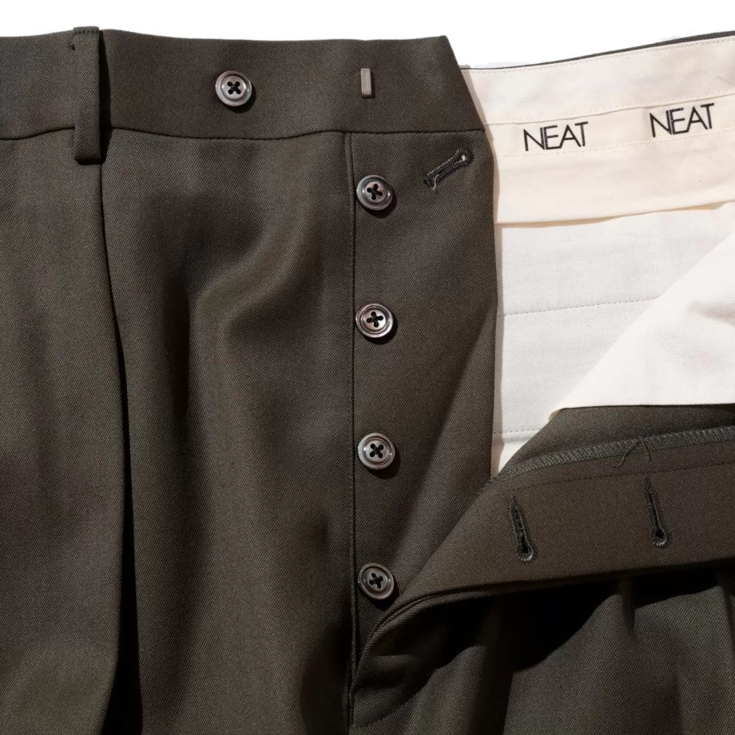 NEAT Pants & Trousers<Back Satin Gabardine Standard Type 1 Olive